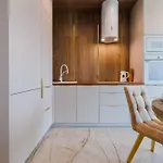 아파트 Olszynki Park 1- High-end Luxury With View, Centre By Staynest 제수프
