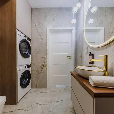 Olszynki Park 1- High-end Luxury With View, Centre By Staynest رشيشوف